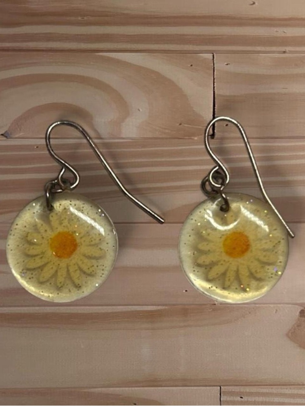 Yellow daisy 🌼 sticker earrings with glitter  resin.